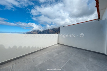 2 Bed  Flat / Apartment for Sale, Puerto De Santiago, Santiago Del Teide, Tenerife - AZ-1921