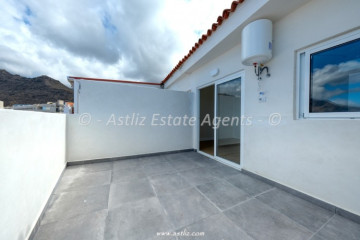 2 Bed  Flat / Apartment for Sale, Puerto De Santiago, Santiago Del Teide, Tenerife - AZ-1921