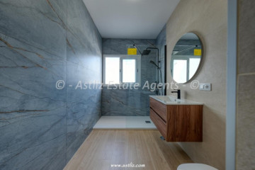 2 Bed  Flat / Apartment for Sale, Puerto De Santiago, Santiago Del Teide, Tenerife - AZ-1921