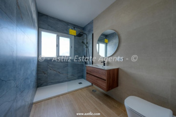 2 Bed  Flat / Apartment for Sale, Puerto De Santiago, Santiago Del Teide, Tenerife - AZ-1921