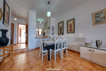 2 Bed  Flat / Apartment for Sale, Acantilados De Los Gigantes, Santiago Del Teide, Tenerife - AZ-1924