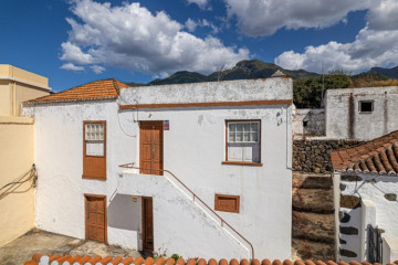 4 Bed  Villa/House for Sale, In the urban area, El Paso, La Palma - LP-E853