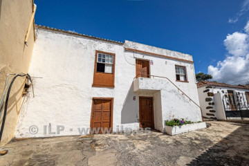 4 Bed  Villa/House for Sale, In the urban area, El Paso, La Palma - LP-E853