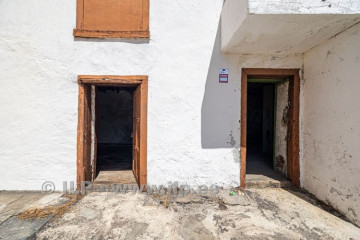 4 Bed  Villa/House for Sale, In the urban area, El Paso, La Palma - LP-E853