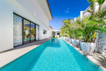 3 Bed  Villa/House for Sale, San Eugenio Alto, Tenerife - NP-04516
