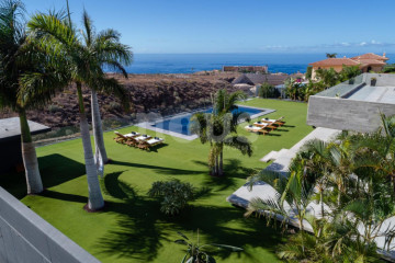 4 Bed  Villa/House for Sale, Playa Paraiso, Tenerife - NP-04508