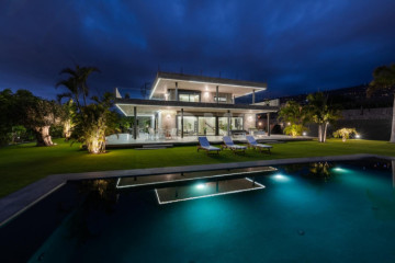 4 Bed  Villa/House for Sale, Playa Paraiso, Tenerife - NP-04508