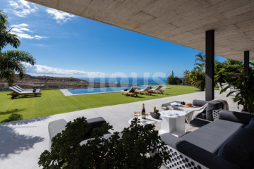 4 Bed  Villa/House for Sale, Playa Paraiso, Tenerife - NP-04508