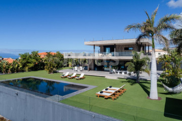 4 Bed  Villa/House for Sale, Playa Paraiso, Tenerife - NP-04508